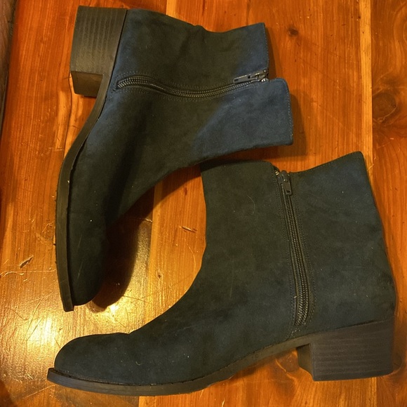 Black booties - Picture 3 of 7